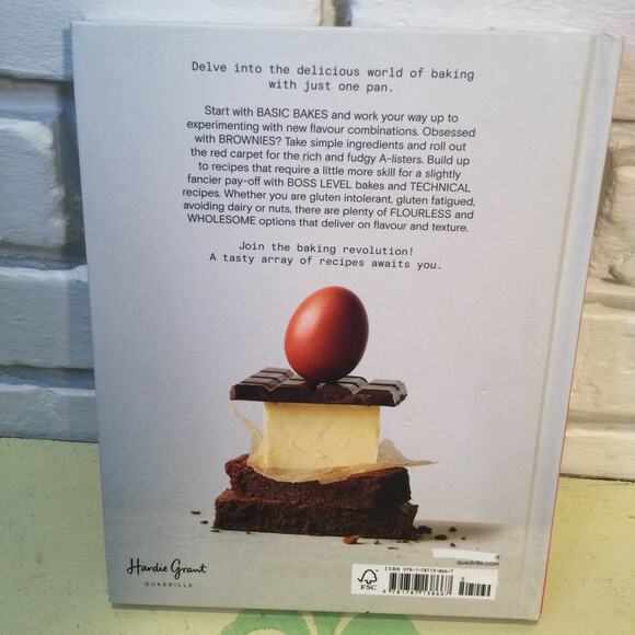 Bake It Slice It Eat It Cookbook by Tom Oxford & Oliver Coysh - Picture 2 of 2
